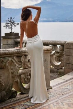 Elizabeth - White -Alamour The Label Shop 15 34c5e0e1 51cf 4d36 98d2 85c9fff11a36