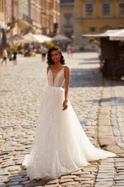 Avery Gown -Alamour The Label Shop 18 77f4e132 ce0e 482f 8bbc fd5510029209