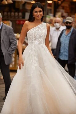 Berna Gown -Alamour The Label Shop 40 c3c84d39 4866 4a1b 8627 85d63346f72e