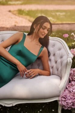 Jennifer - Emerald -Alamour The Label Shop 42 c6b1c971 283d 47bd b4f0 8adf6fd21f0b