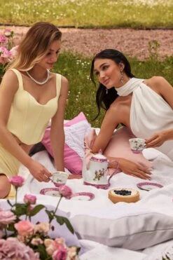 Sofia - White 21 Sofia - White -Alamour The Label Shop 60 bb59c980 ecd5 4573 96ab 964455af8694