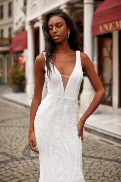 Meghan - White -Alamour The Label Shop 91 3191d536 dbb5 4d90 8542 a6ec438f517e